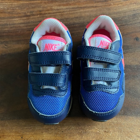 Nike Metro Plus Blue Pink 2 Strap Sneakers Easy Slip On Shoes Toddler Size 6C - Picture 2 of 7